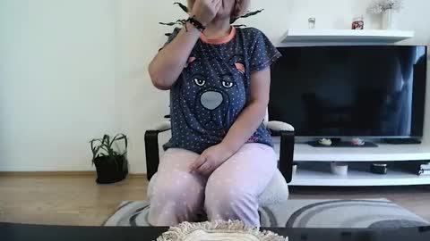 jaqueline88 online show from March 5, 6:44 am