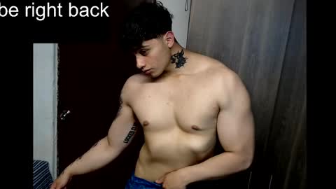 Snapshot of jareth_brunet chatting on February 10, 8:31 pm Jareth online show from February 10, 8:31 pm