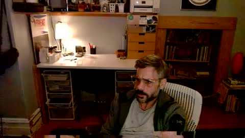 Snapshot of jareth_returns chatting on February 1, 4:24 am jareth_returns online show from February 1, 4:24 am