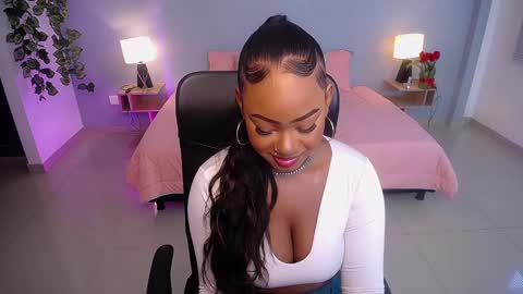 Instagram jasminecampbell1  online show from February 19, 9:47 pm