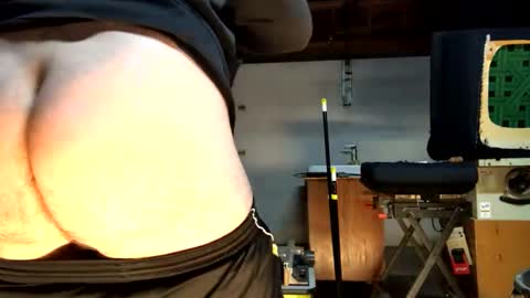 Snapshot of jawssharkparty chatting on October 7, 5:03 am Jaws  online show from October 7, 5:03 am