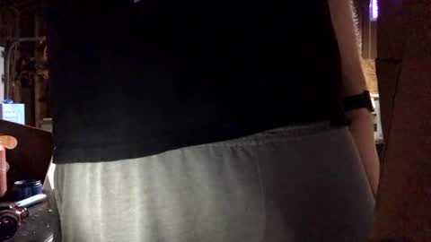 Snapshot of jawssharkparty chatting on September 25, 3:13 am Jaws  online show from September 25, 3:13 am