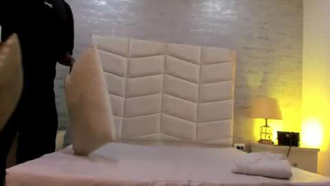 jax black online show from December 22, 7:09 pm