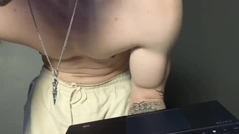 THE HOUSE online show from January 1, 5:00 pm