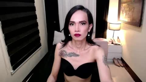 Anne Fox online show from April 21, 1:42 am