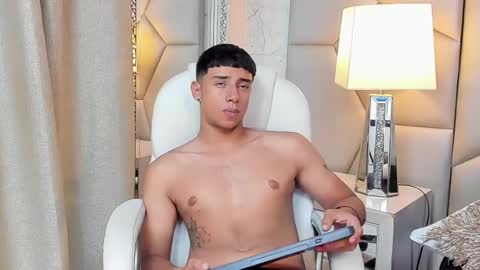 jaze_bradley online show from March 1, 2:44 pm