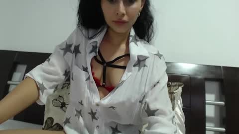 Luna Sofa online show from February 14, 9:10 pm