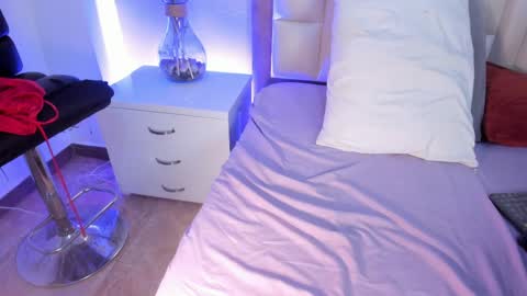 jazmindluxe online show from May 29, 7:12 pm