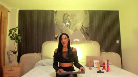 Jazminrusso  online show from May 1, 6:18 am