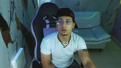 jbarto_ online show from May 26, 3:12 am