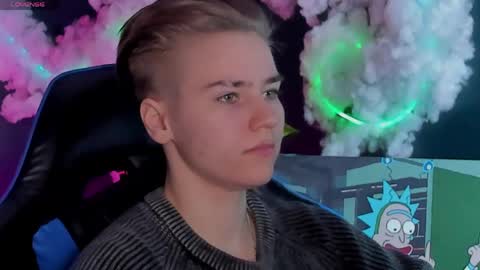 jean_wilsons online show from April 12, 11:25 am