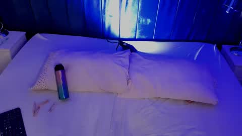 Jean online show from February 26, 11:09 pm