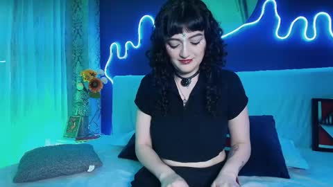 Jean online show from April 18, 7:58 pm