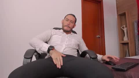 Jeanpiere online show from February 14, 3:09 am