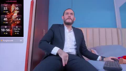 Jeanpiere online show from November 29, 10:50 pm