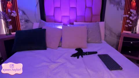 Jeen Taylor online show from February 3, 2:53 am