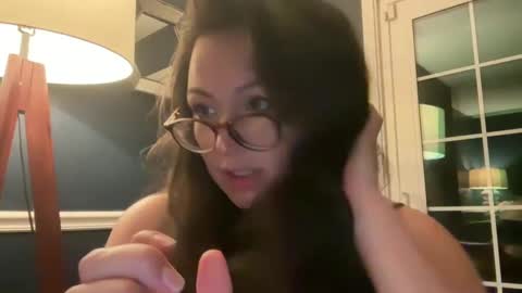 Snapshot of jellybeanin chatting on December 17, 1:16 pm Jelli online show from December 17, 1:16 pm