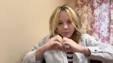 Jessica online show from April 2, 9:05 am