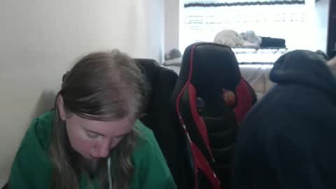 JenisAndPeter online show from October 19, 7:35 am