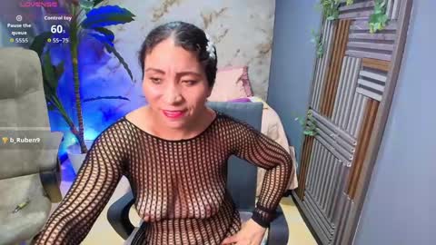 Valentina online show from June 4, 8:15 pm