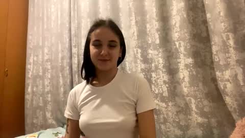 Mia online show from November 17, 3:58 pm