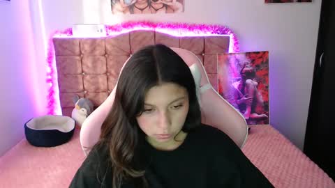 jennal_010 online show from December 19, 9:38 pm