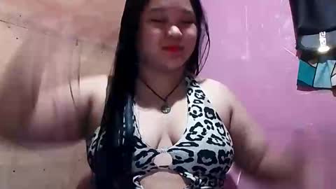 Snapshot of jennalyn_19 chatting on November 1, 10:25 am jennalyn_19 online show from November 1, 10:25 am