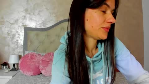 JennaMyers online show from April 21, 7:10 pm