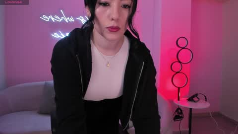 Jenna Olson  online show from April 16, 8:25 am