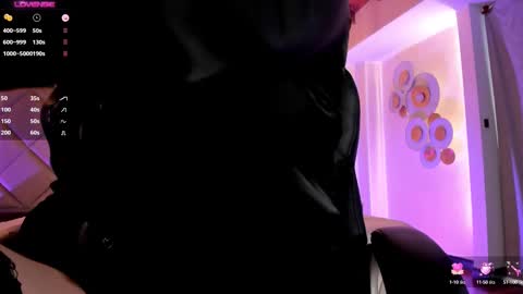 Jenna Olson  online show from March 4, 9:43 pm