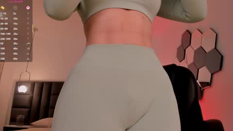 Jenna Olson  online show from April 12, 10:41 am