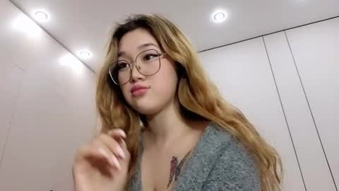 JENNA online show from December 17, 2:24 pm