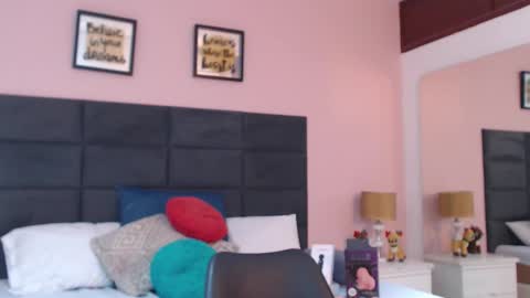 jenner_madison online show from November 8, 1:25 pm