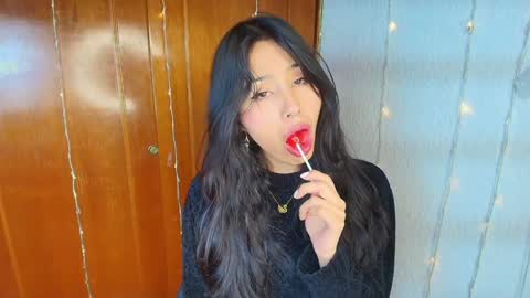 Jenner online show from December 12, 7:52 am