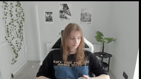 Karla online show from May 27, 12:24 pm