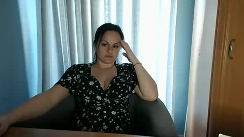 Jennifer online show from February 11, 1:09 pm