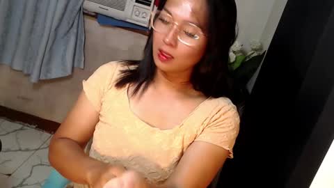 Snapshot of jennifer_licious chatting on October 5, 8:45 am Jenny online show from October 5, 8:45 am