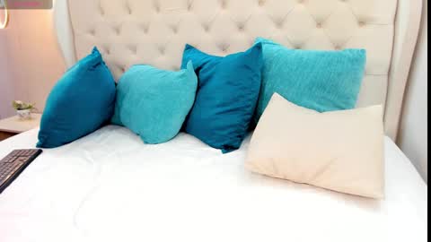 Jenifer online show from September 24, 6:25 pm