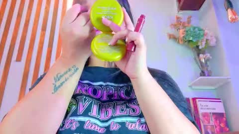Snapshot of jennifer_vega1 chatting on October 13, 9:50 pm Jennifer vega online show from October 13, 9:50 pm
