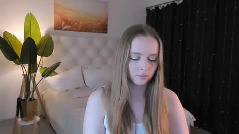 Jennifer online show from June 10, 9:13 pm