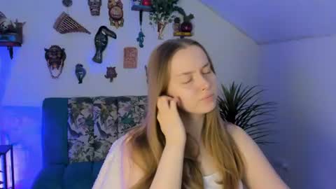 Jennifer online show from June 11, 4:38 pm