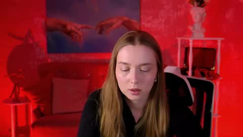 Jennifer online show from April 26, 6:49 pm