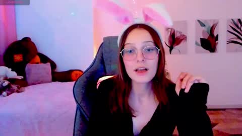 jenniferkiim online show from December 2, 11:41 am