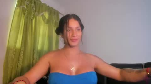 jenniifer_t online show from June 20, 5:41 pm