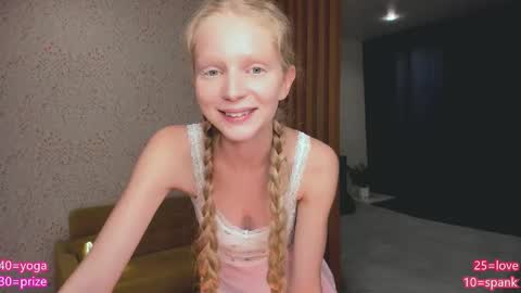 Snapshot of jenny_ames chatting on October 7, 8:16 pm Jenny  online show from October 7, 8:16 pm