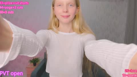 Snapshot of jenny_ames chatting on February 5, 8:04 pm Jenny  online show from February 5, 8:04 pm