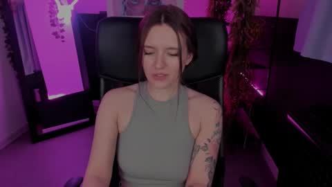 Snapshot of jennydens chatting on February 27, 8:56 am Jenny NO Nude online show from February 27, 8:56 am