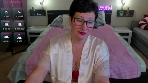 Jenny online show from June 6, 8:09 am
