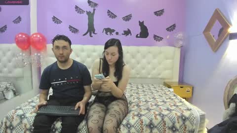 Snapshot of jeremmyandstacy chatting on February 27, 12:56 pm Jeremmyandstacy online show from February 27, 12:56 pm
