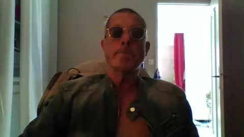 Snapshot of jerflor chatting on October 1, 11:20 am jerflor online show from October 1, 11:20 am